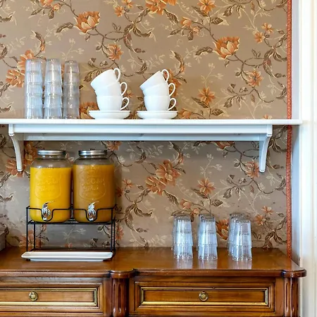 Chateau & Restaurant La Table Du Chateau Hotel 3*