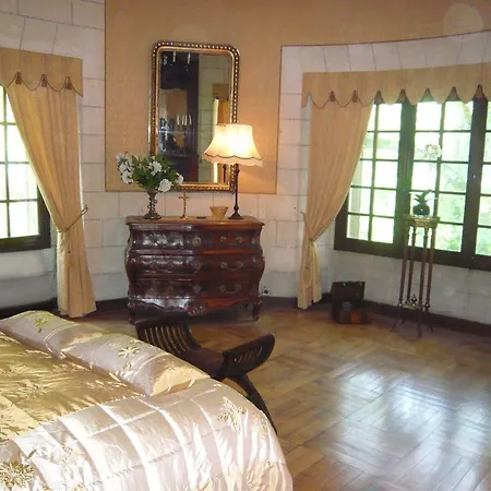 Chateau & Restaurant La Table Du Chateau Hotel 3*