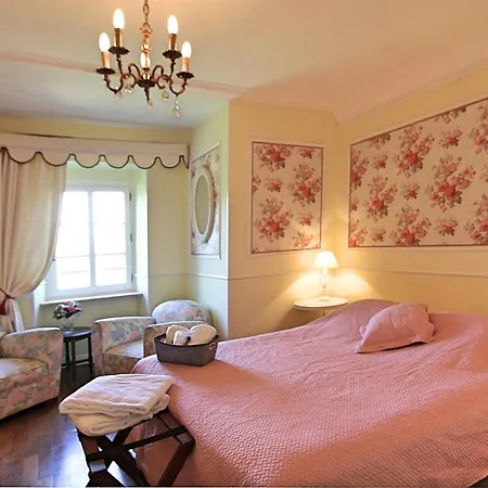 מלון Chateau & Restaurant La Table Du Chateau 3*