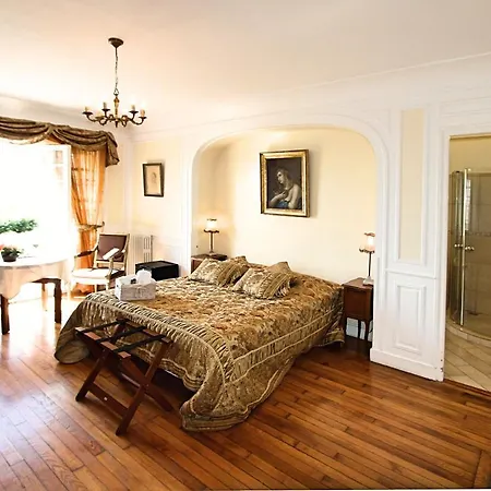 Chateau & Restaurant La Table Du Chateau Hotel