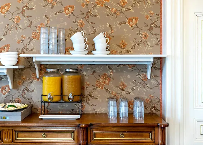 Chateau & Restaurant La Table Du Chateau Hotel 3*